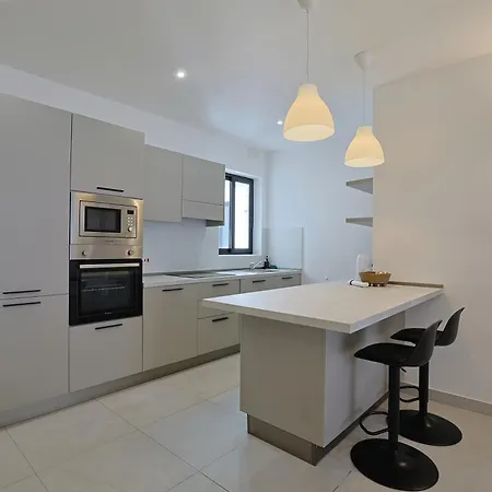 Swieqi Malaika New 6 *